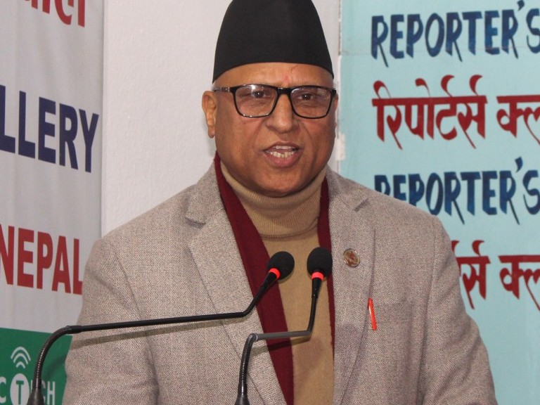 कानुनमन्त्री पनि प्रधानन्यायाधीश विरुद्ध